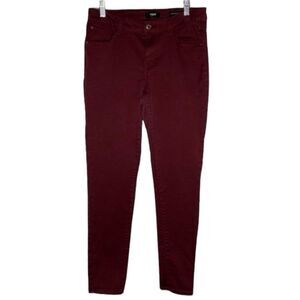 5/$25 Kensie Maroon Burgundy Denim Knockout Skinny Mid Rise Jeans 8/29